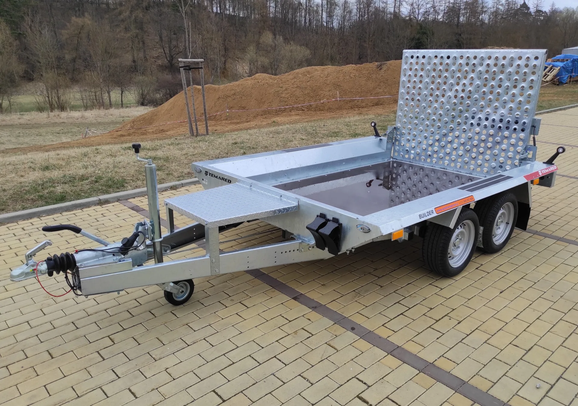 Vlek na bagr 265x150cm, 2700/520kg, rampa s písty