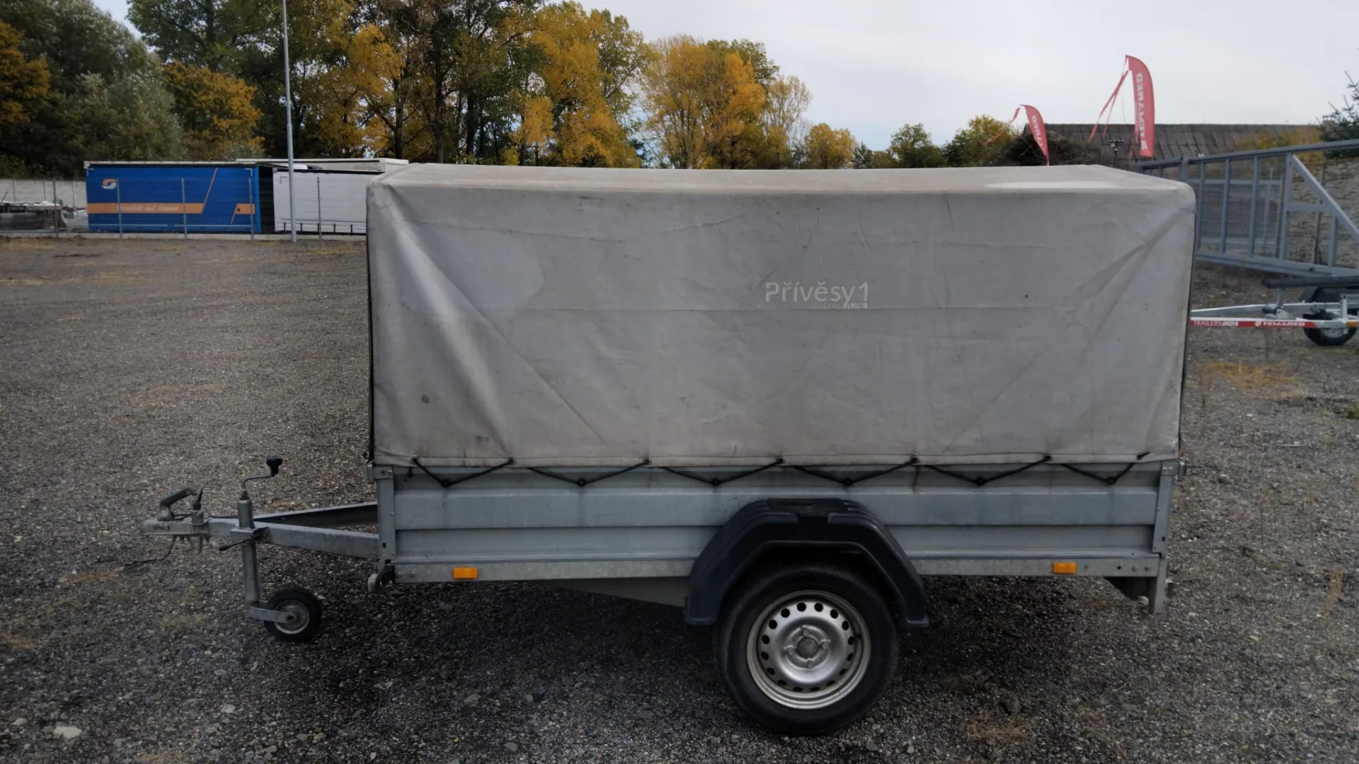 Přívěs ZASLAW 235×132 s plachtou a konstrukcí