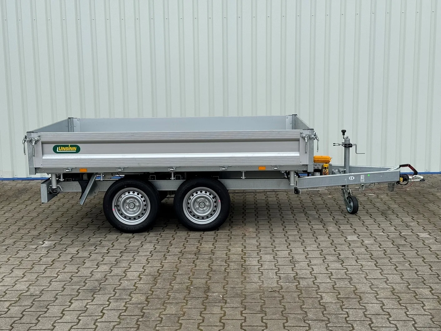 UNSINN UDK 2715-26-14 brzděný sklopný 2600 kg