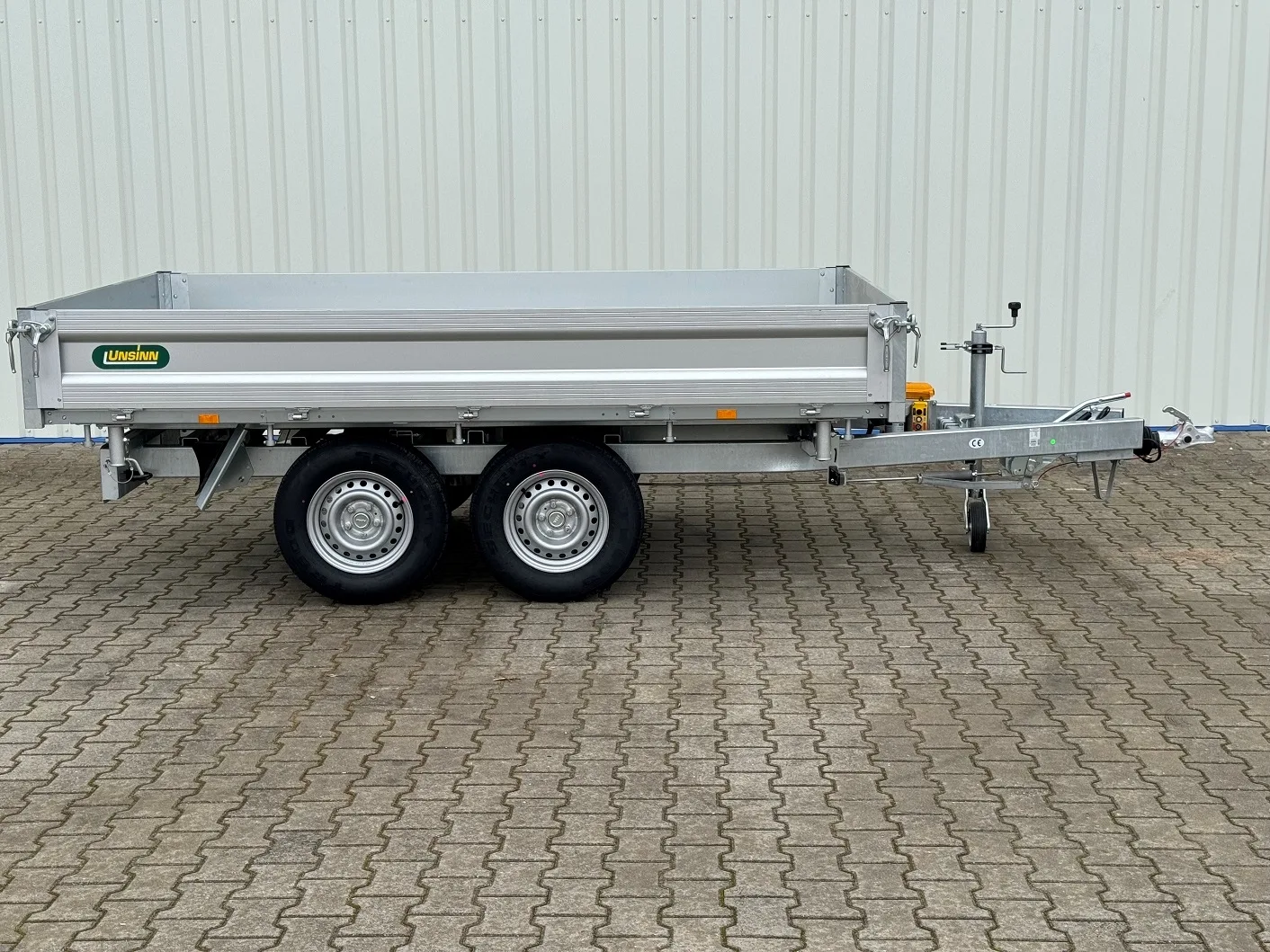 UNSINN UDK 3017-30-14 brzděný sklopný 3000 kg