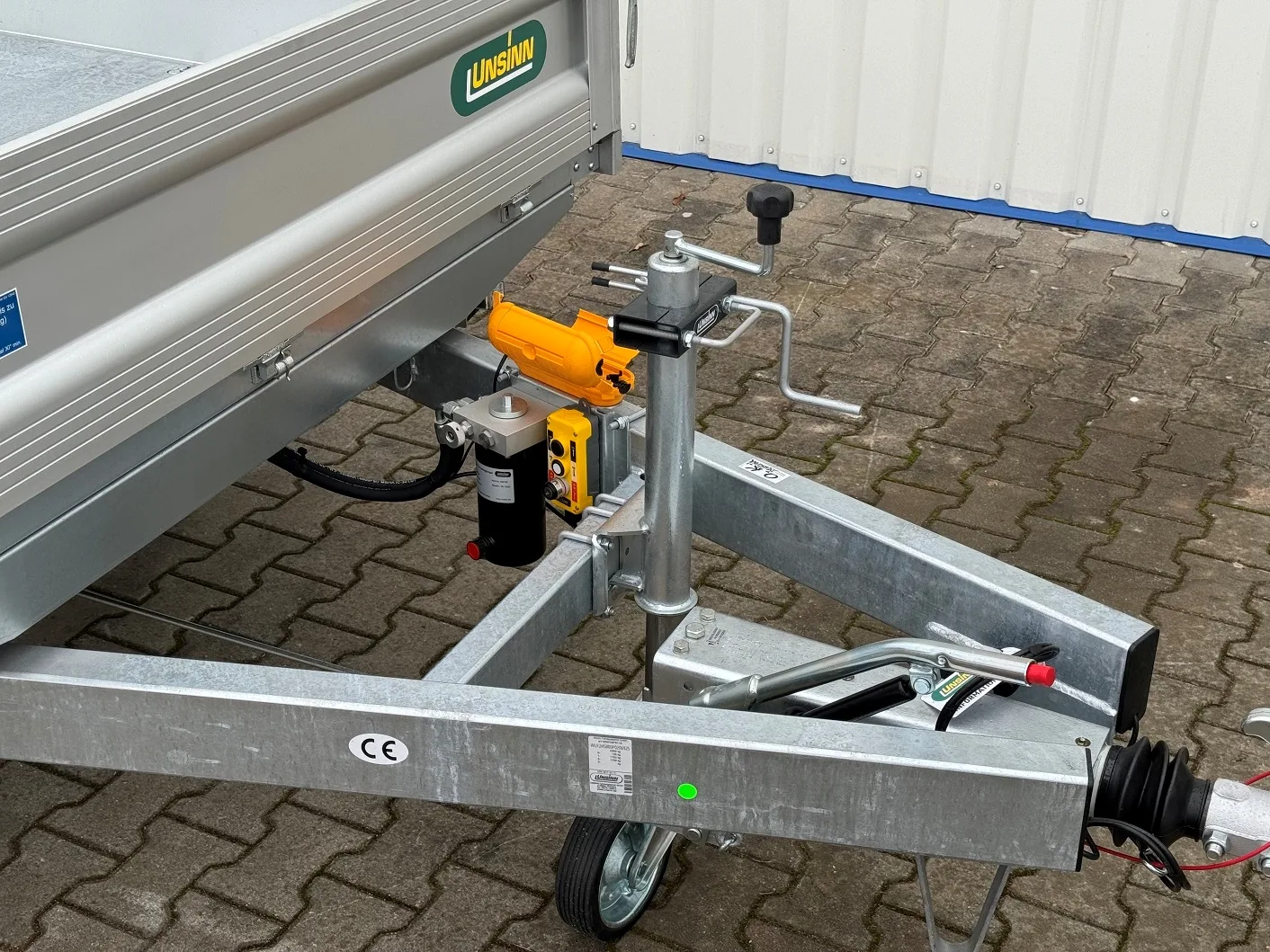 UNSINN UDK 3017-30-14 brzděný sklopný 3000 kg