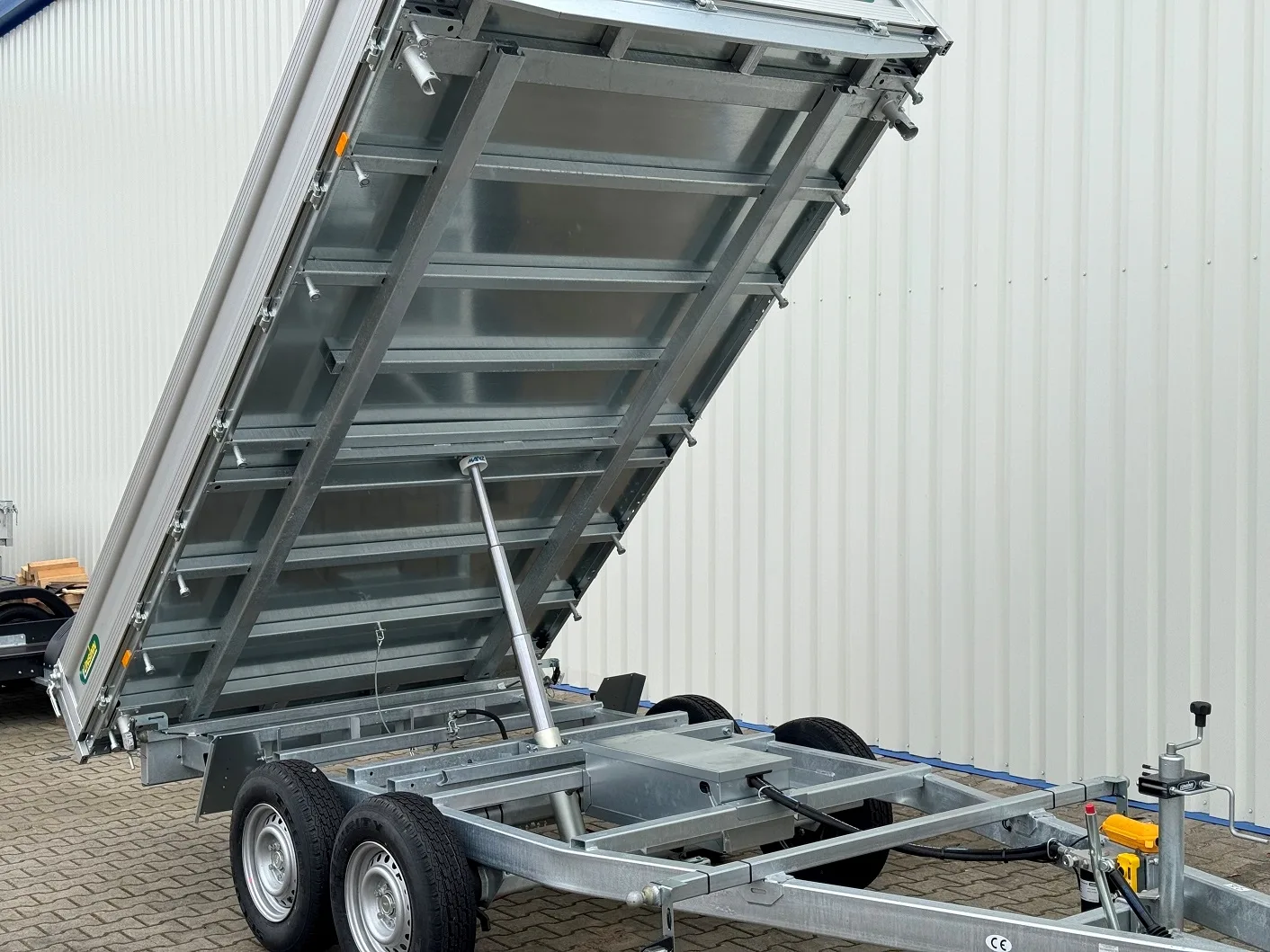 UNSINN UDK 3620-35-14 brzděný sklopný 3500 kg