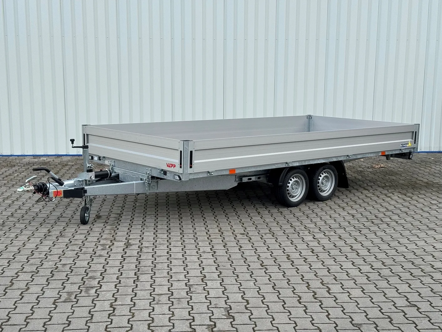 Agados ADAM 12 2700 kg – B2 brzděný přepravník aut
