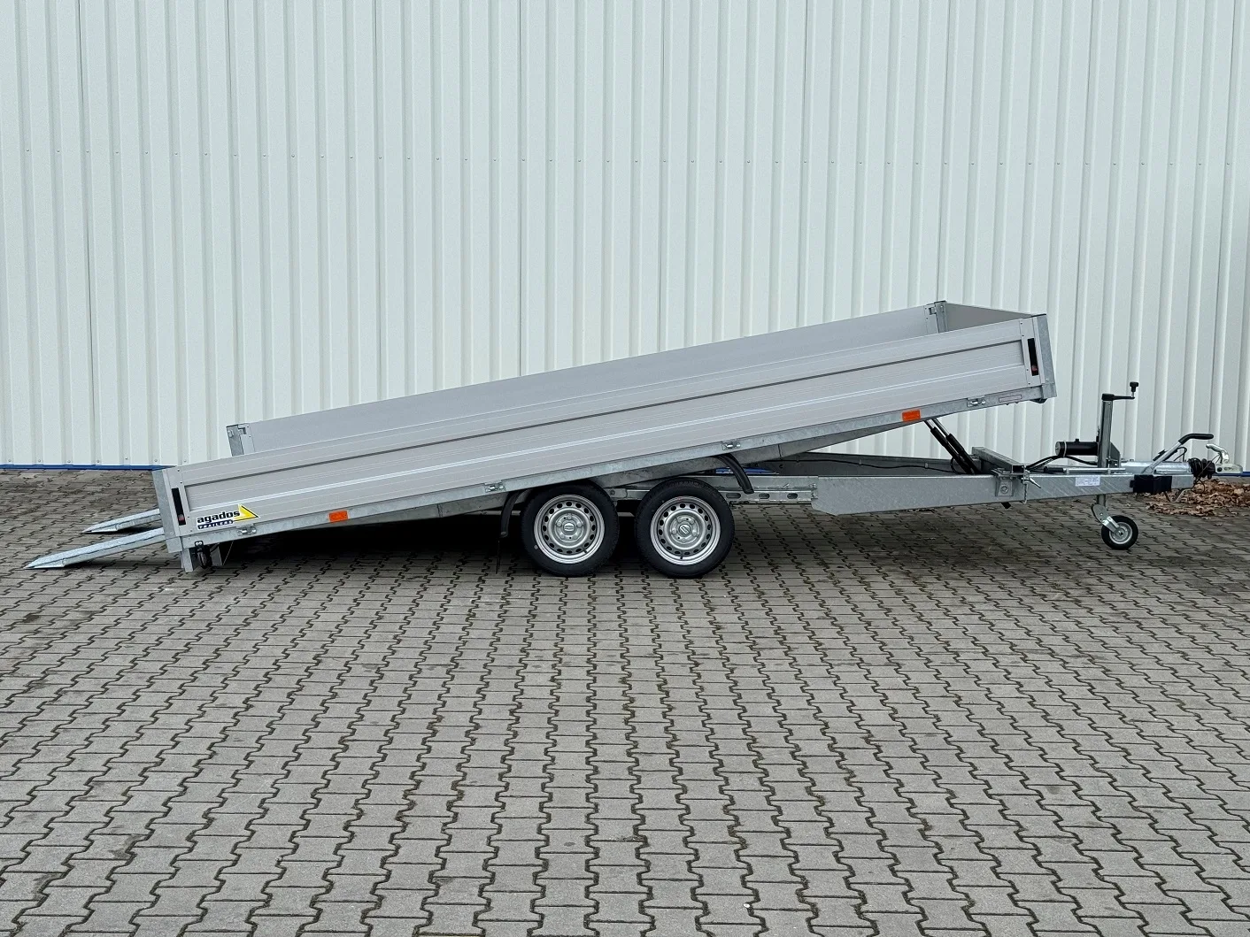Agados ADAM AL 2700 kg – B2 brzděný přepravník aut