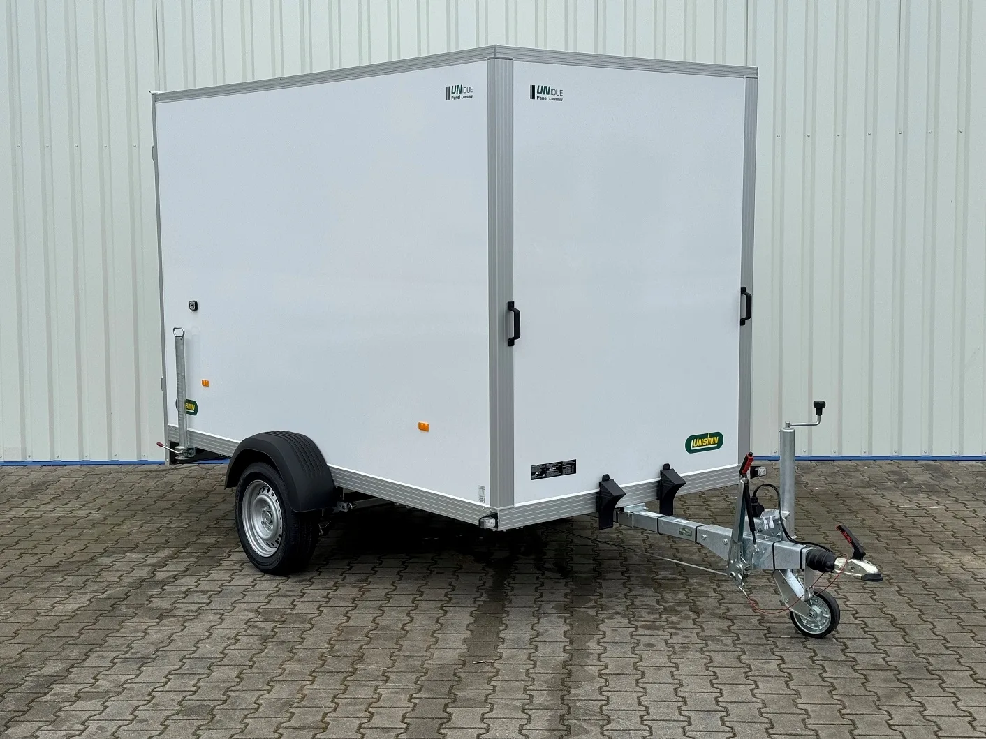 UNSINN UKU 301519-14-14 brzděný skříňový 1400 kg