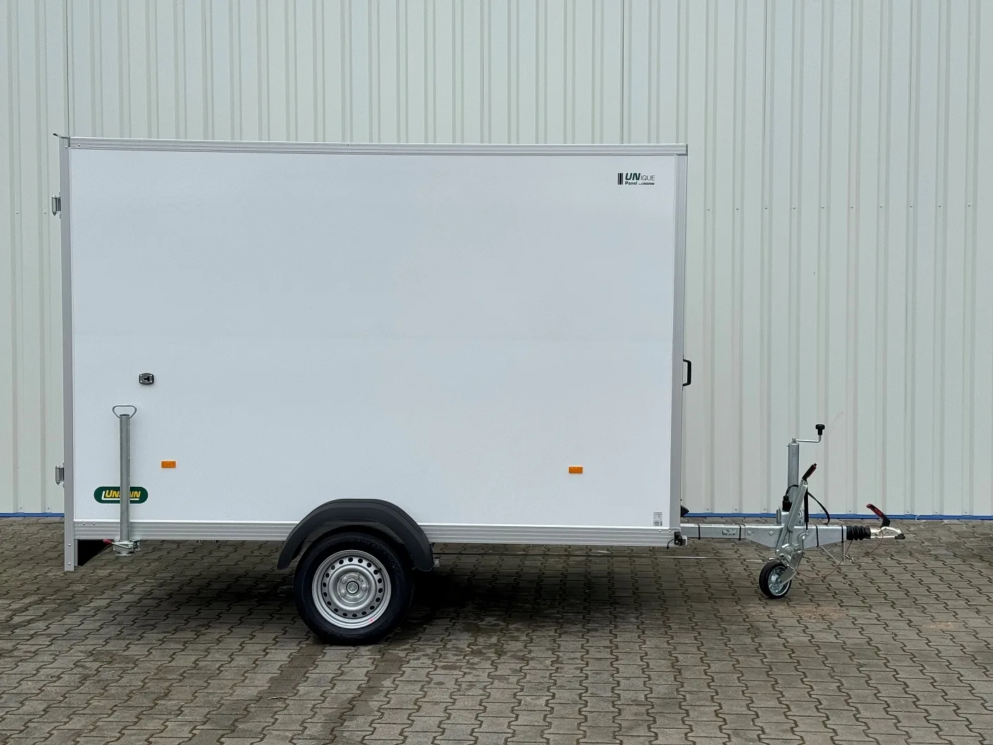 UNSINN UKU 301519-14-14 brzděný skříňový 1400 kg