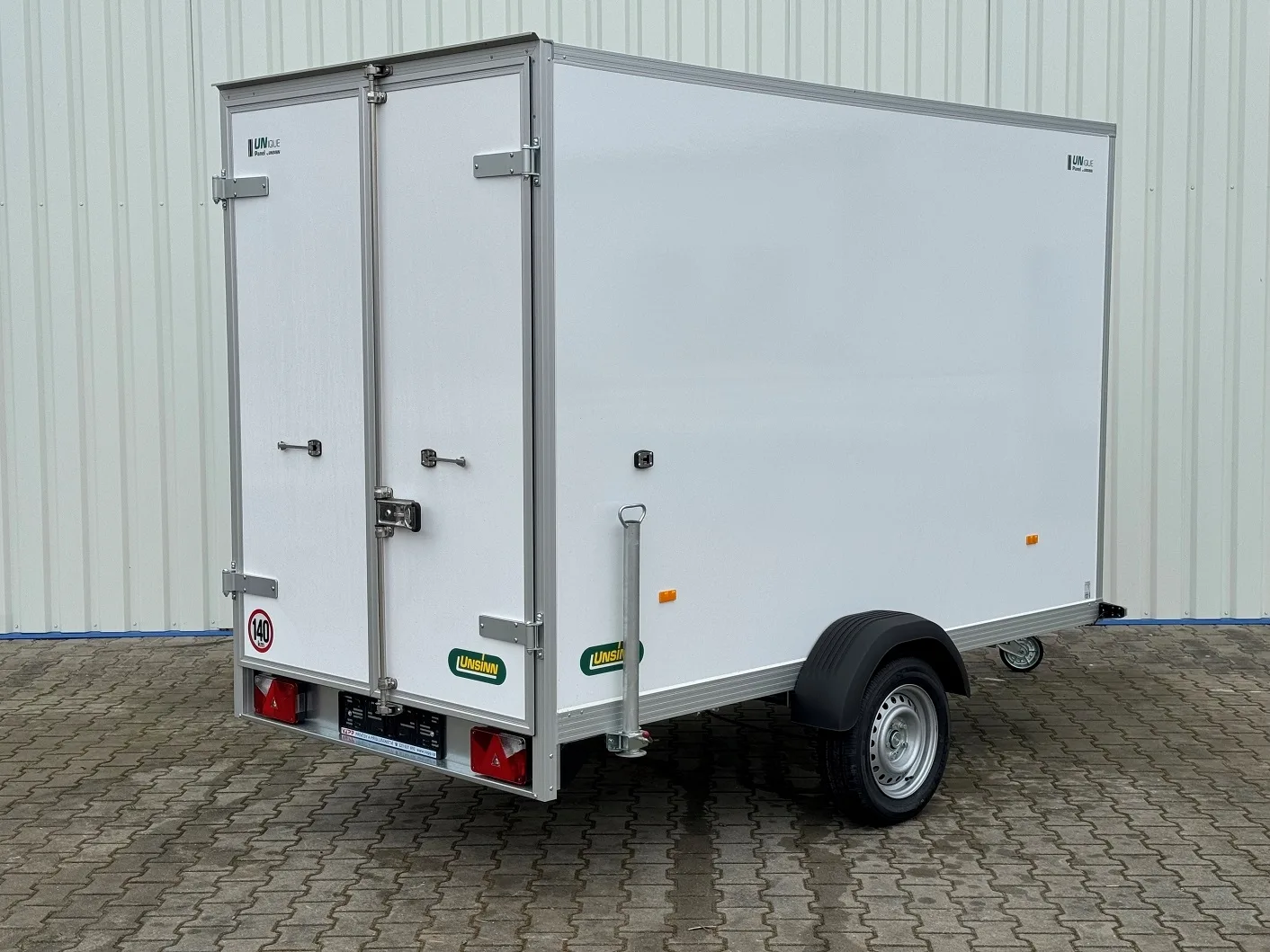 UNSINN UKU 301519-14-14 brzděný skříňový 1400 kg