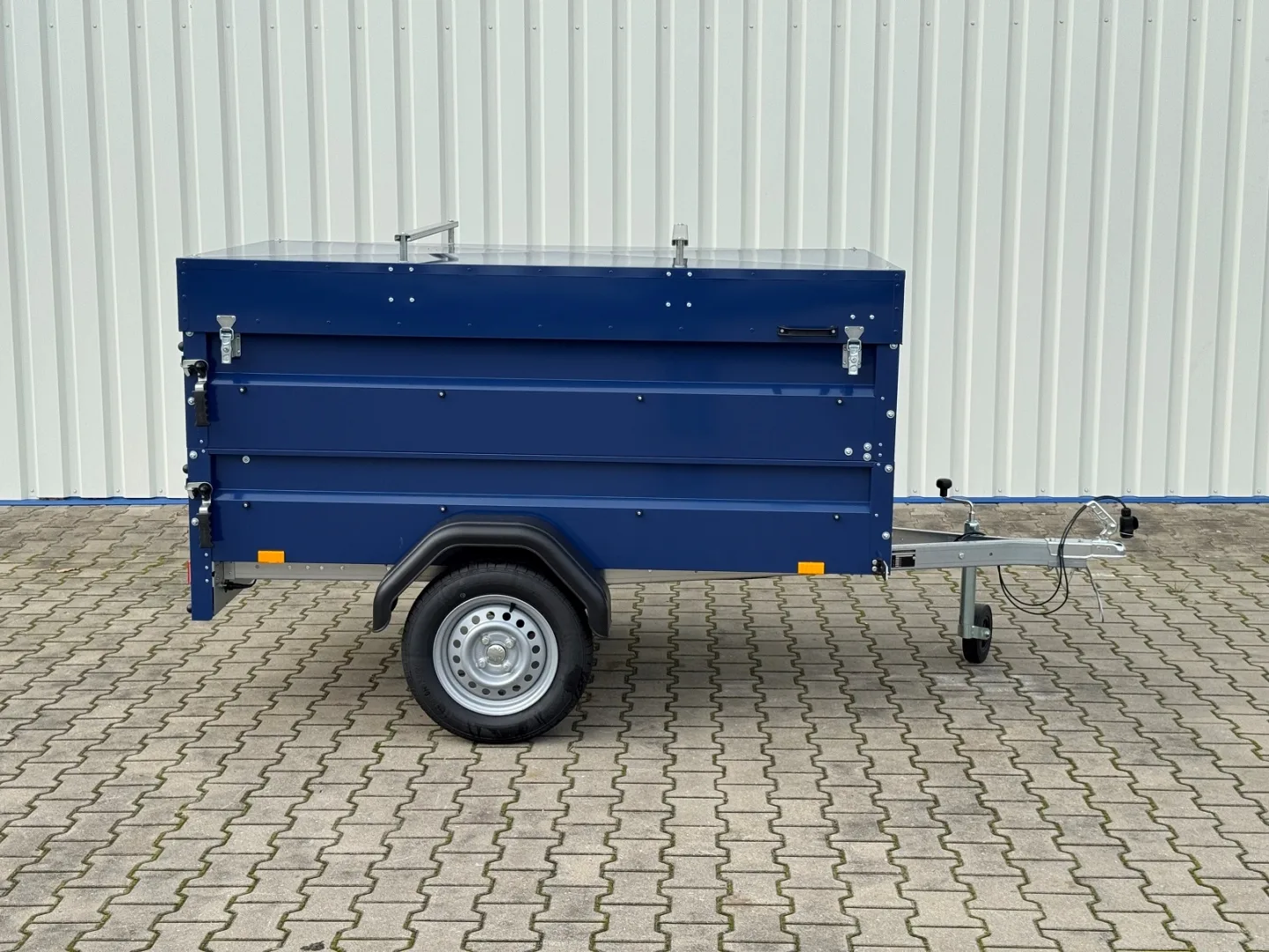 Stema BLUE MAN 750 + nástavba bočnic nebrzděný