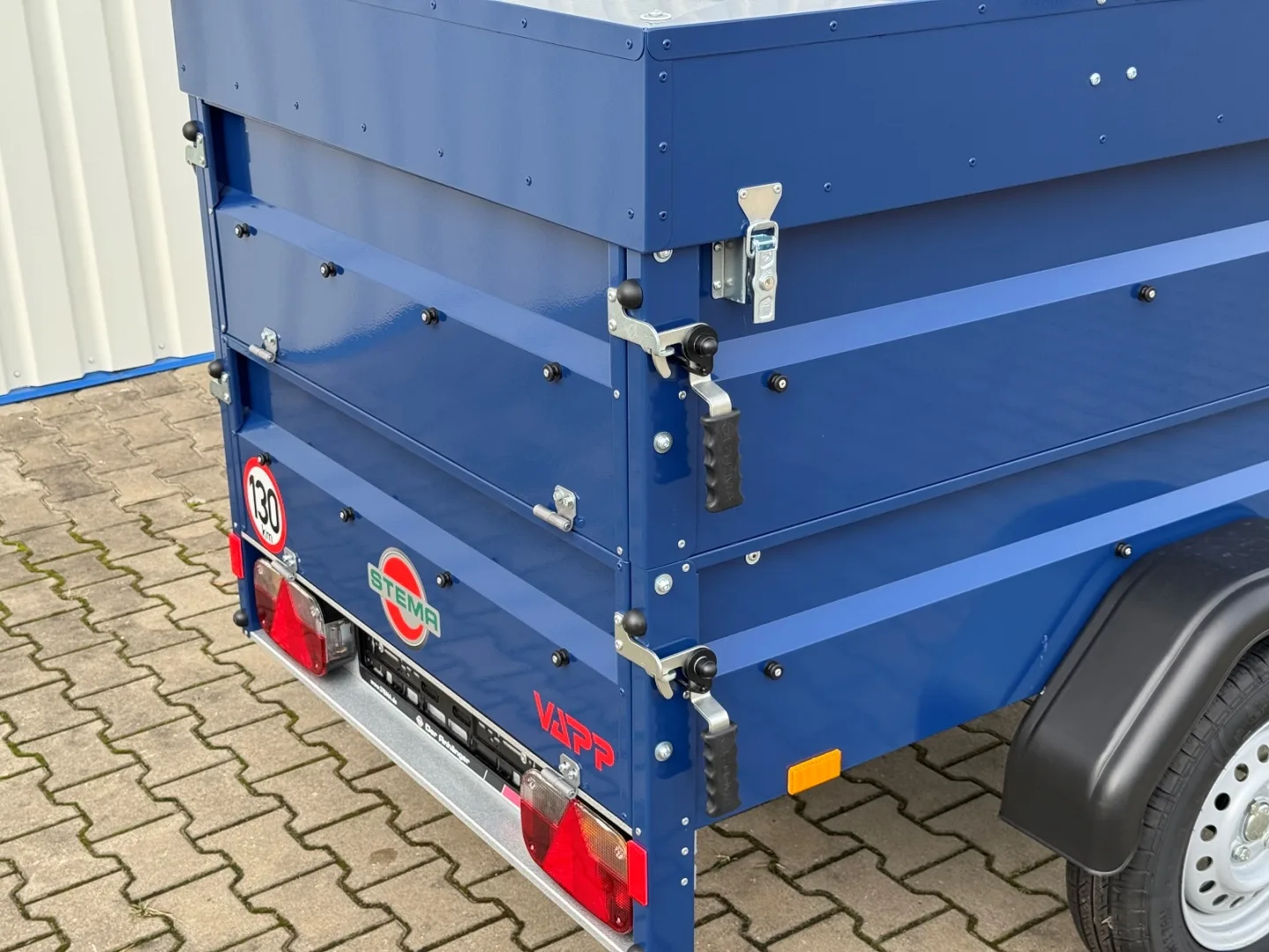 Stema BLUE MAN 750 + nástavba bočnic nebrzděný
