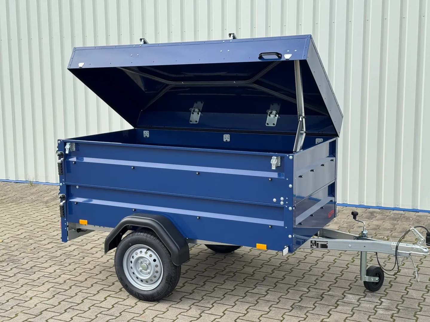 Stema BLUE MAN 750 + nástavba bočnic nebrzděný