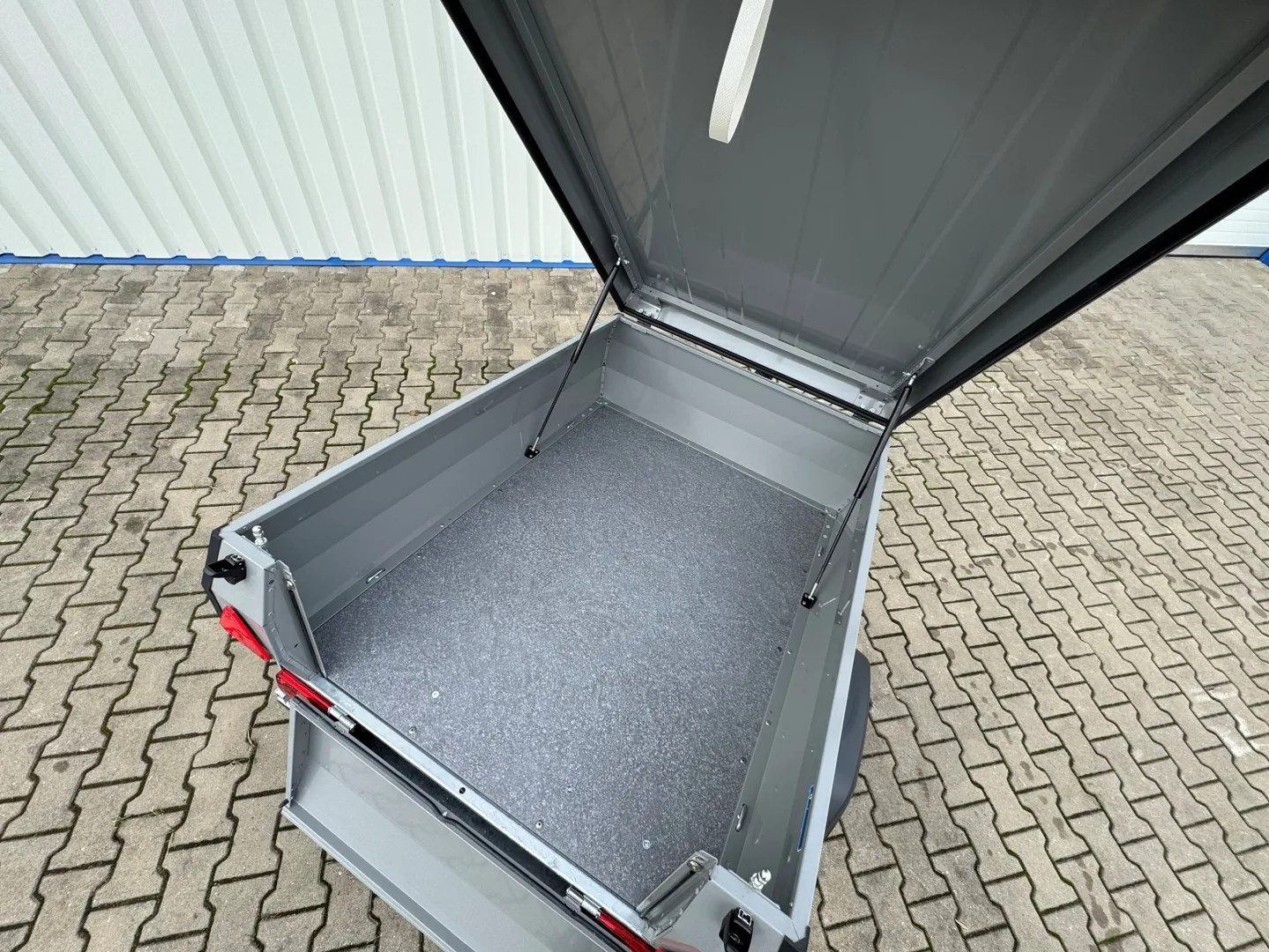 Stema RETRO 750 nebrzděný valník 750 kg