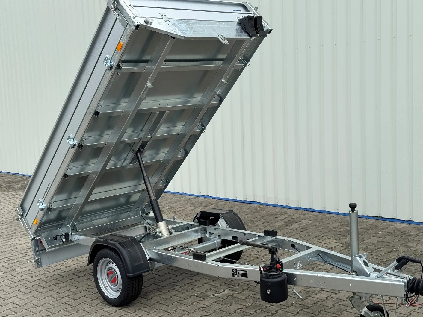 Stema RKE 15-27-15 sklopný B1 brzděný 1500 kg