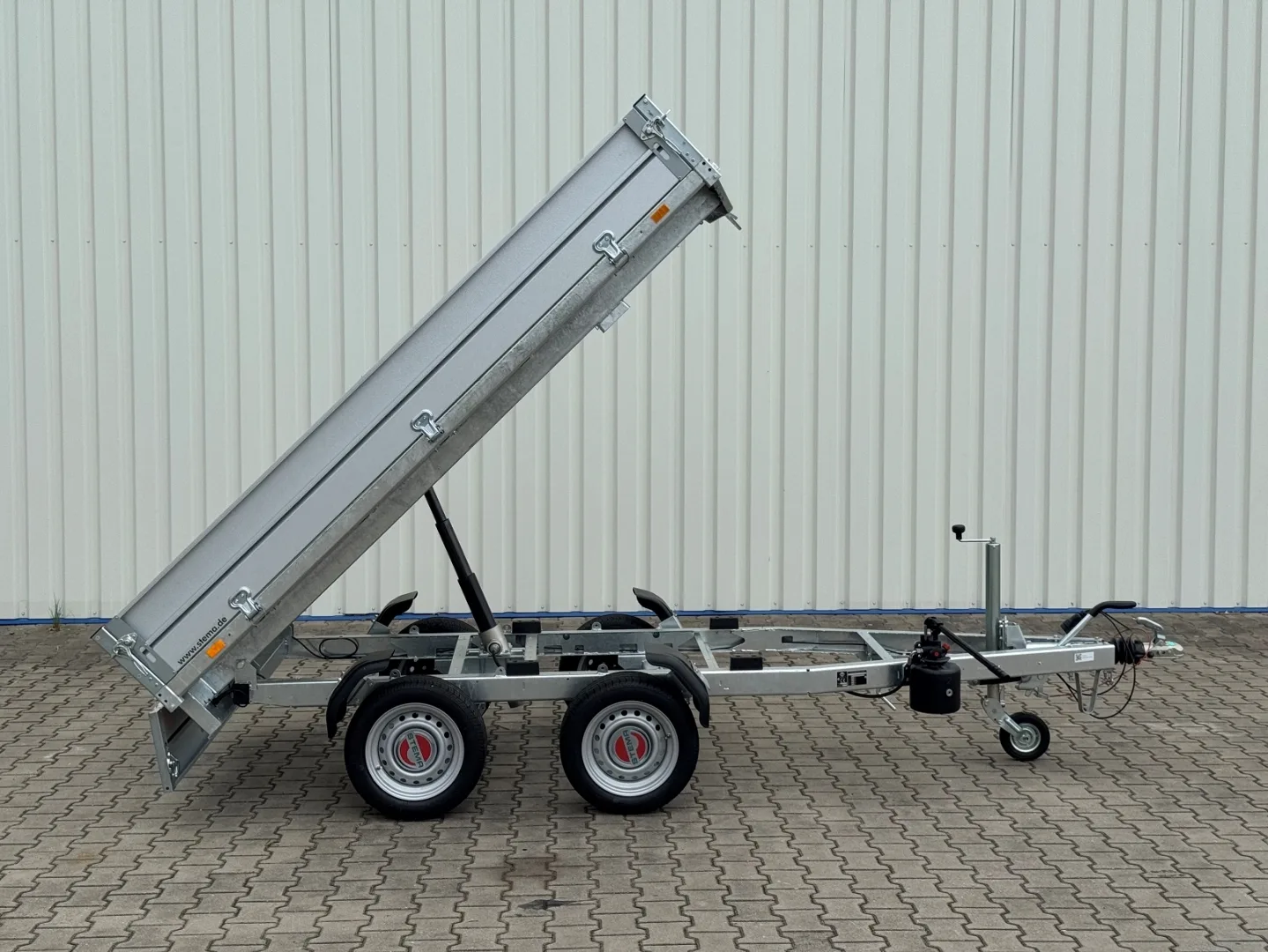 Stema RKE 27-27-15 sklopný B2 brzděný 2700 kg