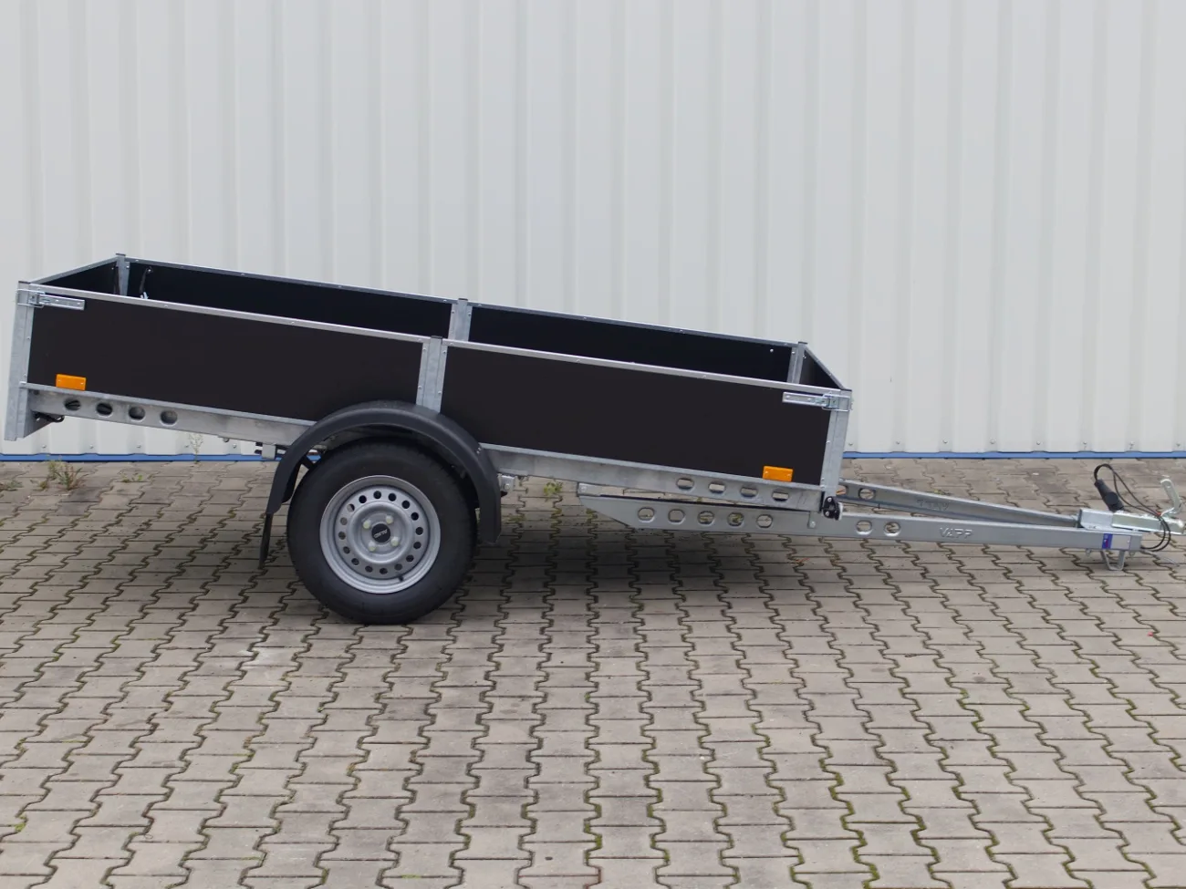 VAPP LPV 3 sklopný nebrzděný valník 750 kg